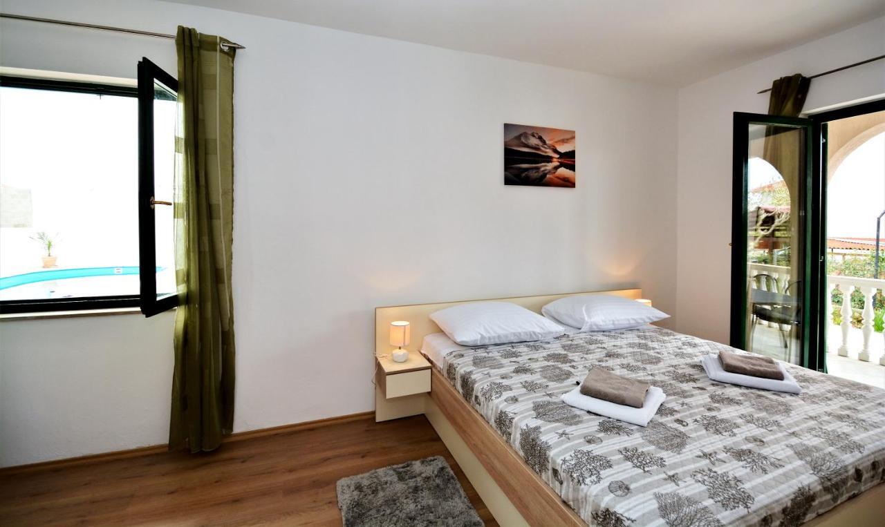 Villa Allegro Sukosan Bagian luar foto